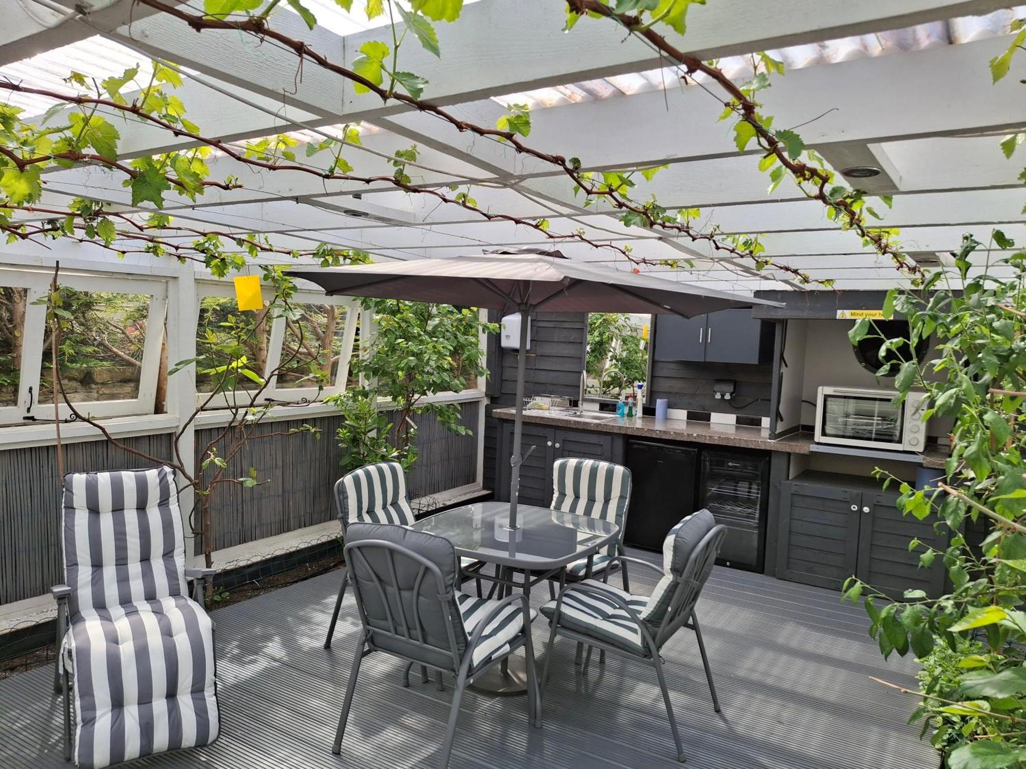 The Treehouse By Airlie Apartment Nairn Bagian luar foto